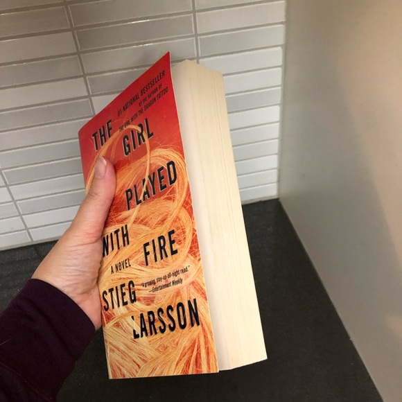 ๐ 3/$18 The Girl who Played with Fire: Stieg Larsson - Picture 7 of 11